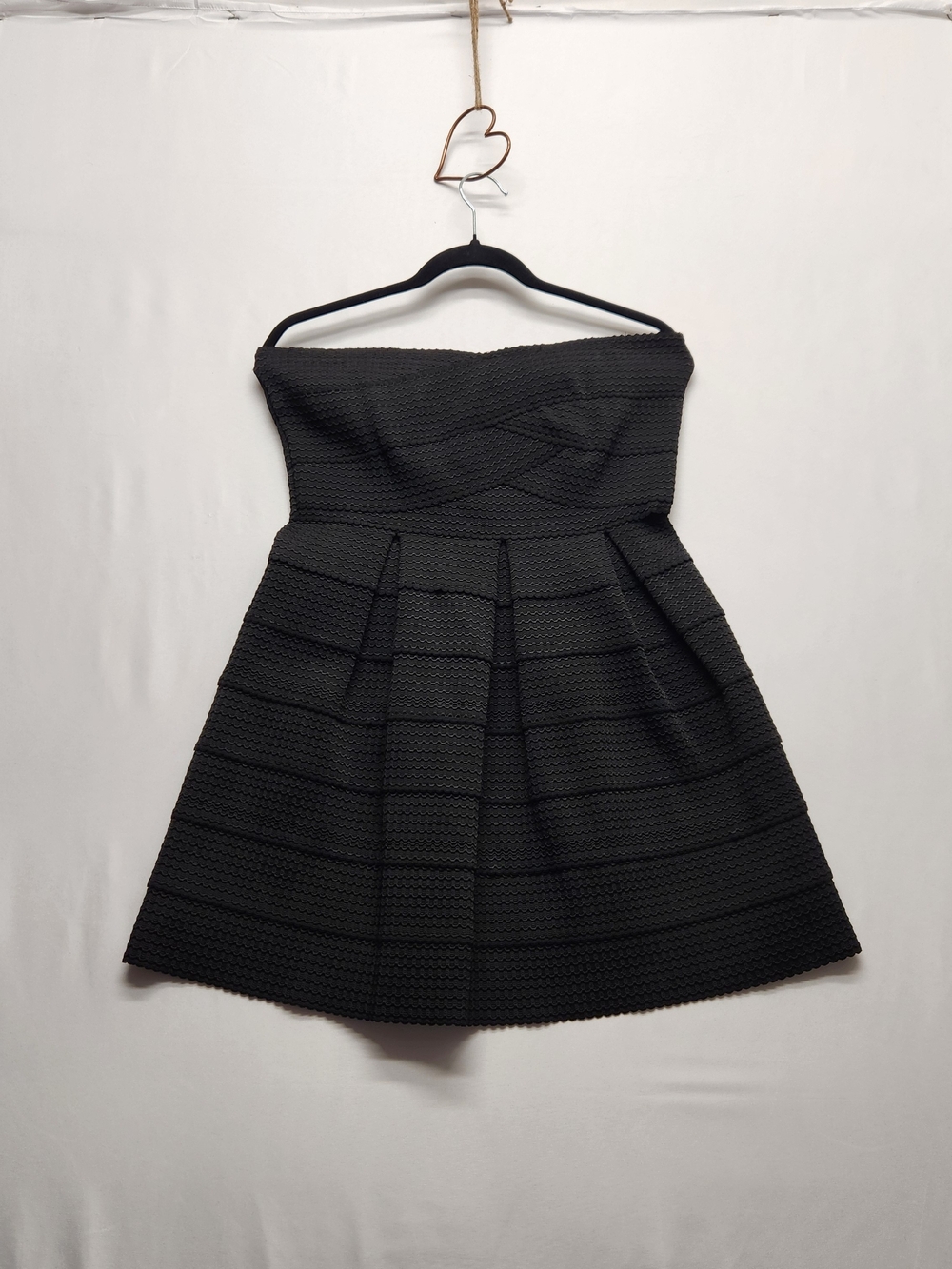 ⭐️NWT Eyeshadow Heavy Bandage Fit Strapless Textured Pleated Mini Dress Large